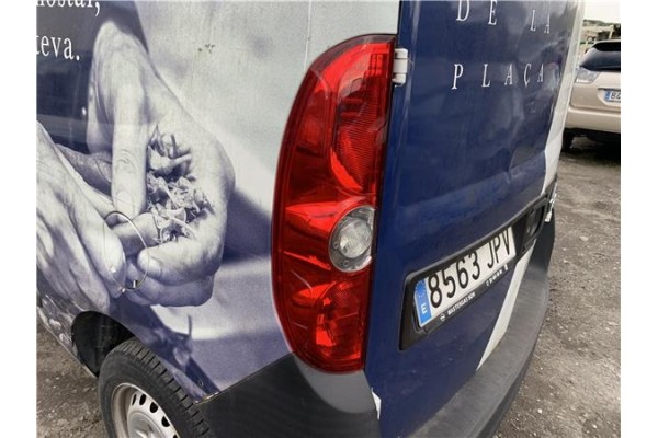 Recambio de piloto trasero izquierdo para opel combo d 1.3 cargo l1h1 2,2t referencia OEM IAM 95513787  