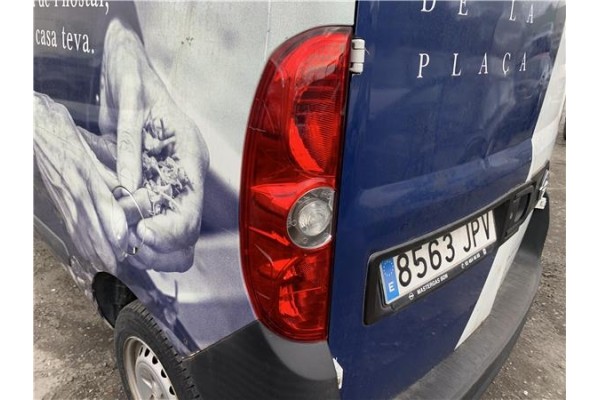 Recambio de piloto trasero izquierdo para opel combo d 1.3 cargo l1h1 2,2t referencia OEM IAM 95513787  