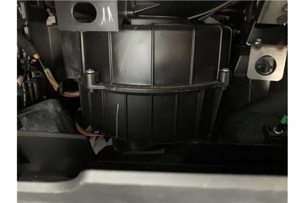 Recambio de motor calefaccion para opel combo d 1.3 cargo l1h1 2,2t referencia OEM IAM 1611726380  