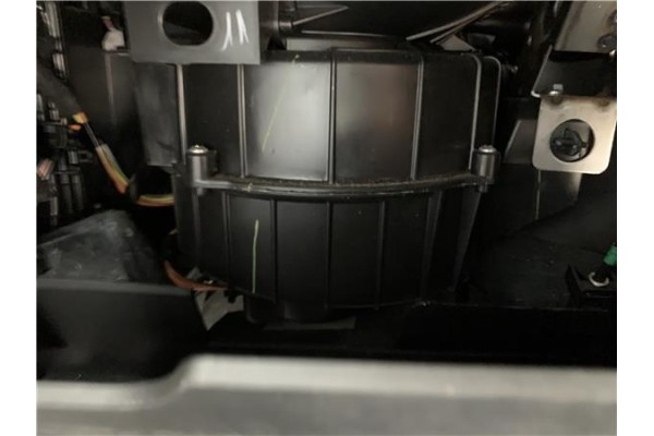 Recambio de motor calefaccion para opel combo d 1.3 cargo l1h1 2,2t referencia OEM IAM 1611726380  