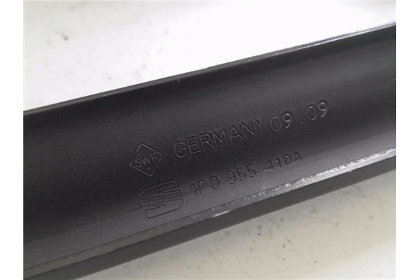 Recambio de brazo limpiaparabrisas delantero derecho para seat leon (1p1) 1.9 tdi referencia OEM IAM 1P0955410A  