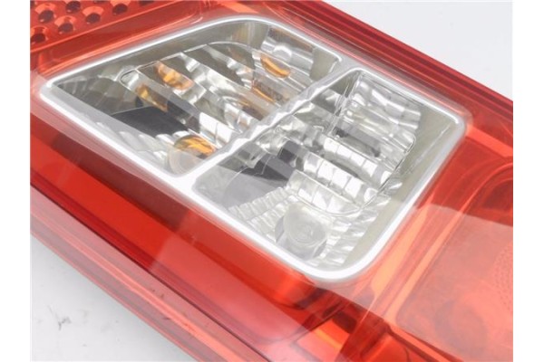 Recambio de piloto trasero izquierdo para peugeot partner tepee 1.6 premium referencia OEM IAM 9680545280 9677205180 