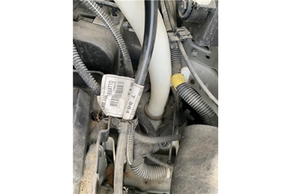 Recambio de deposito limpiaparabrisas para opel combo d 1.3 cargo l1h1 2,2t referencia OEM IAM 95523788  