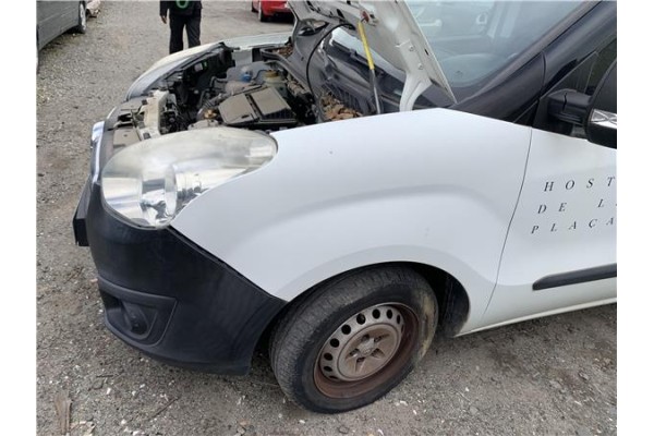 Recambio de aleta delantero izquierda para opel combo d 1.3 cargo l1h1 2,2t referencia OEM IAM 95509343  