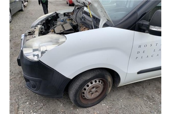 Recambio de aleta delantero izquierda para opel combo d 1.3 cargo l1h1 2,2t referencia OEM IAM 95509343  