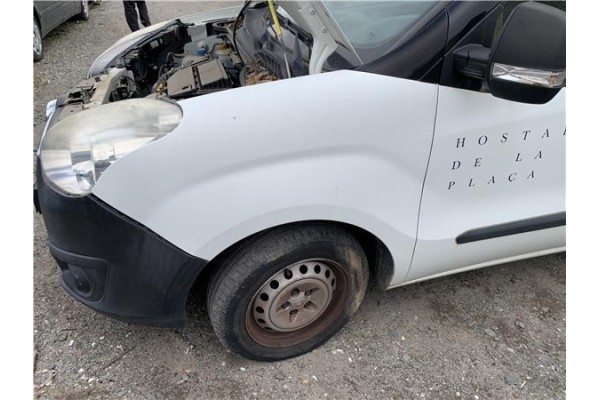 Recambio de aleta delantero izquierda para opel combo d 1.3 cargo l1h1 2,2t referencia OEM IAM 95509343  