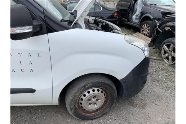 Recambio de aleta delantero derecha para opel combo d 1.3 cargo l1h1 2,2t referencia OEM IAM 95509342  