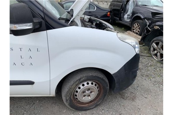 Recambio de aleta delantero derecha para opel combo d 1.3 cargo l1h1 2,2t referencia OEM IAM 95509342  