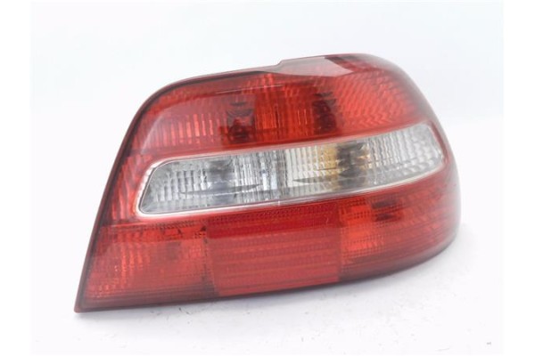 Recambio de piloto trasero derecho para volvo s40 berlina 1.6 referencia OEM IAM E357673  