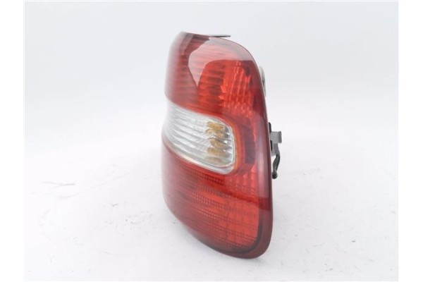 Recambio de piloto trasero derecho para volvo s40 berlina 1.6 referencia OEM IAM E357673  