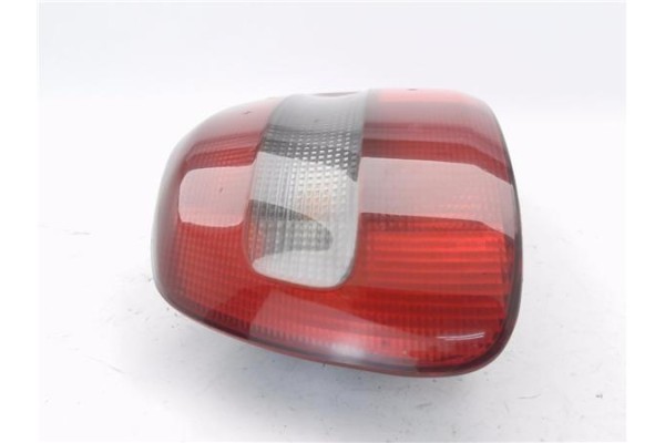 Recambio de piloto trasero izquierdo para volvo s40 berlina 1.6 referencia OEM IAM   