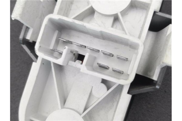 Recambio de piloto trasero izquierdo para volvo s40 berlina 1.6 referencia OEM IAM   