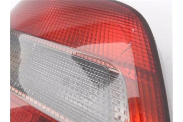 Recambio de piloto trasero izquierdo para volvo s40 berlina 1.6 referencia OEM IAM   