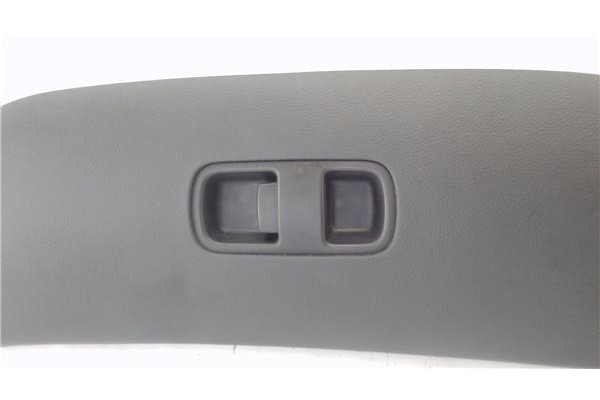 Recambio de guantera salpicadero para kia carnival 2.9 crdi referencia OEM IAM 4D84735110  