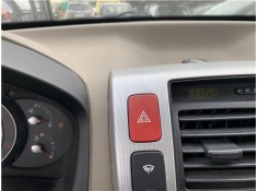 Recambio de interruptor luces emergencia para hyundai tucson (jm) 2.0 referencia OEM IAM 937902E000CA  