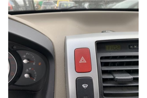 Recambio de interruptor luces emergencia para hyundai tucson (jm) 2.0 referencia OEM IAM 937902E000CA  