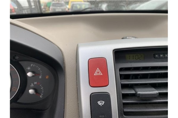 Recambio de interruptor luces emergencia para hyundai tucson (jm) 2.0 referencia OEM IAM 937902E000CA  