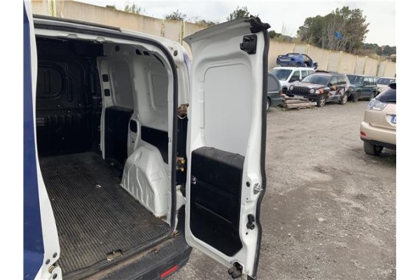 Recambio de puerta trasero derecha carga cerrada para opel combo d 1.3 cargo l1h1 2,2t referencia OEM IAM 95509395 95519553 