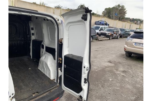 Recambio de puerta trasero derecha carga cerrada para opel combo d 1.3 cargo l1h1 2,2t referencia OEM IAM 95509395 95519553 