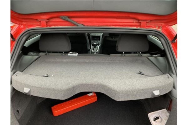 Recambio de bandeja trasero para opel astra h gtc 1.7 cdti referencia OEM IAM 13181587  