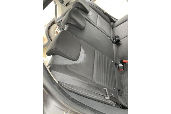 Recambio de asientos traseros para renault clio iv 1.5 business referencia OEM IAM   