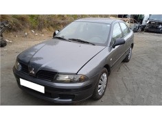 mitsubishi carisma berlina 4 (da0) del año 2004