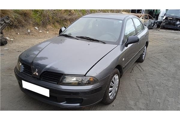 mitsubishi carisma berlina 4 (da0) del año 2004