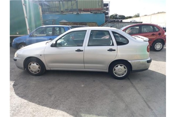 seat cordoba berlina (6k2) del año 2001