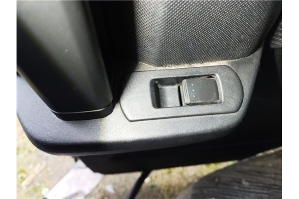 Recambio de botonera puerta trasero derecha para mazda 5 berlina (cr) 2.0 active+ referencia OEM IAM   