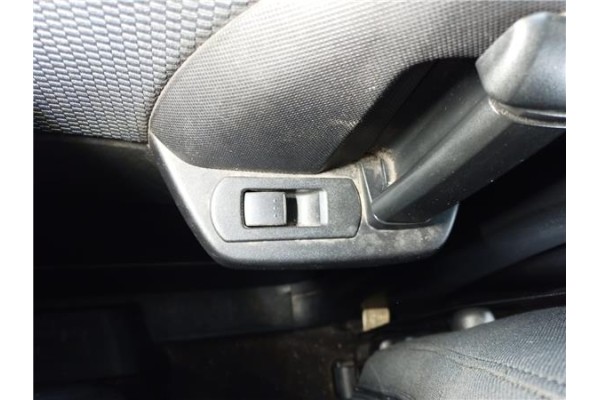 Recambio de botonera puerta trasero izquierda para mazda 5 berlina (cr) 2.0 active+ referencia OEM IAM   