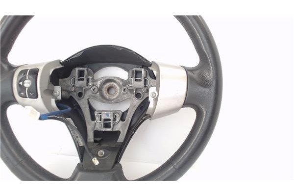 Recambio de volante para toyota yaris (ksp9/scp9/nlp9) 1.3 vvt-i referencia OEM IAM   