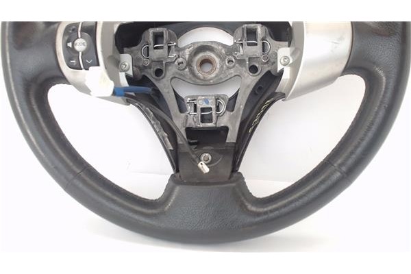 Recambio de volante para toyota yaris (ksp9/scp9/nlp9) 1.3 vvt-i referencia OEM IAM   