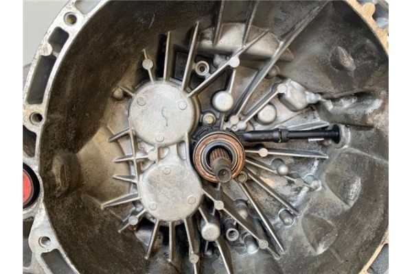 Recambio de caja cambios manual para renault master iii combi 2.3 l2h2 3,5t referencia OEM IAM PF6054 C037996 