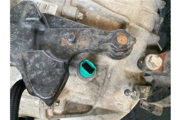 Recambio de caja cambios manual para renault master iii combi 2.3 l2h2 3,5t referencia OEM IAM PF6054 C037996 
