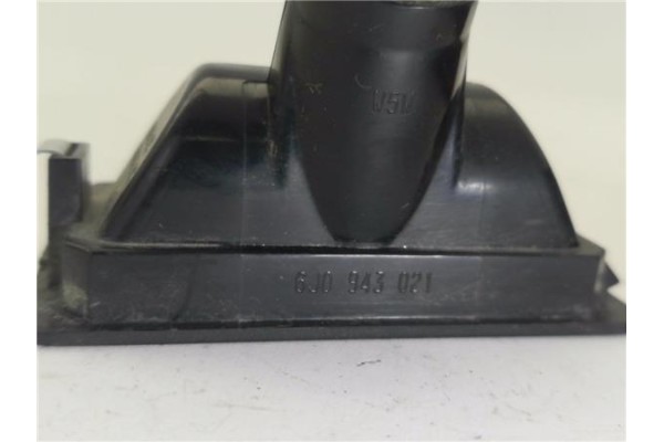 Recambio de piloto matricula para seat ibiza berlina (6j5) 1.9 tdi referencia OEM IAM 6J0943021  