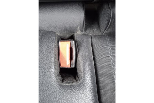 Recambio de anclaje cinturon trasero derecho para mercedes-benz clase b (bm 246) 1.8 b 200 cdi (246.201) referencia OEM IAM A246