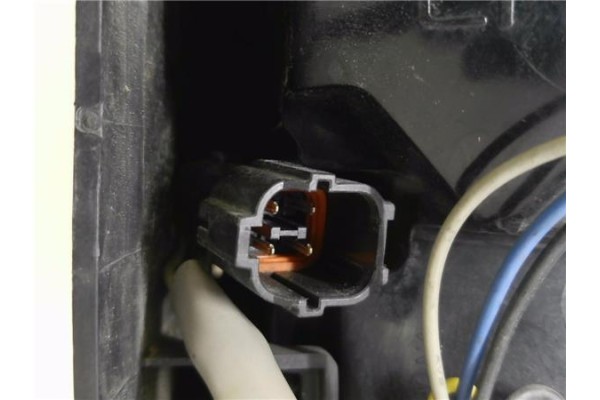 Recambio de piloto trasero izquierdo para ssangyong kyron 2.0 200 xdi referencia OEM IAM 8360309150 8360109 