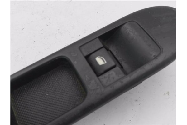 Recambio de mando elevalunas delantero derecho para peugeot 207 sw 1.6 hdi referencia OEM IAM 6554QK  