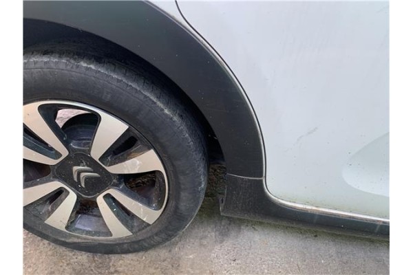 Recambio de aletin trasero derecho para citroen c3 1.2 feel referencia OEM IAM 9812088780  