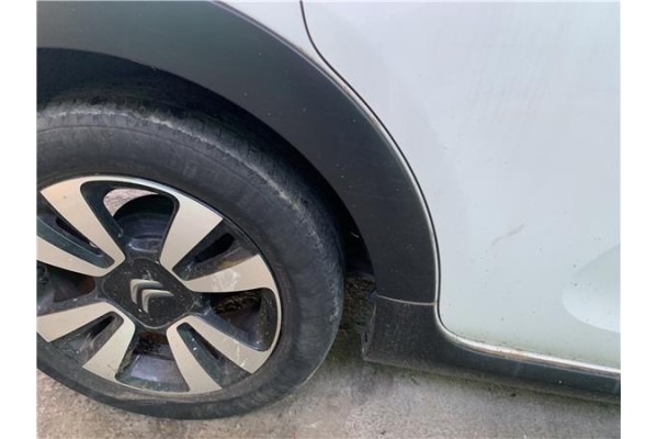 Recambio de aletin trasero derecho para citroen c3 1.2 feel referencia OEM IAM 9812088780  