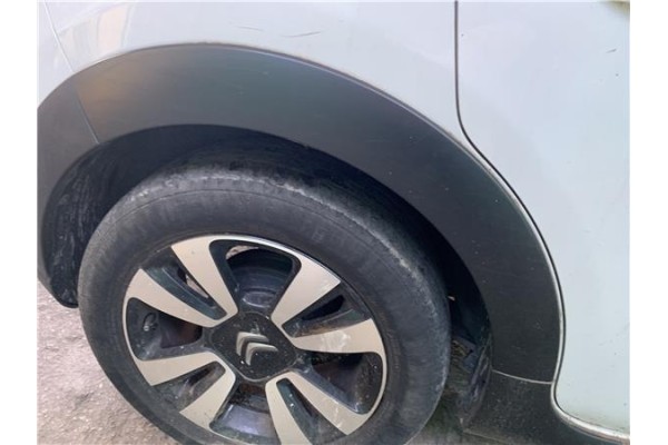 Recambio de aletin trasero derecho para citroen c3 1.2 feel referencia OEM IAM 9812088780  