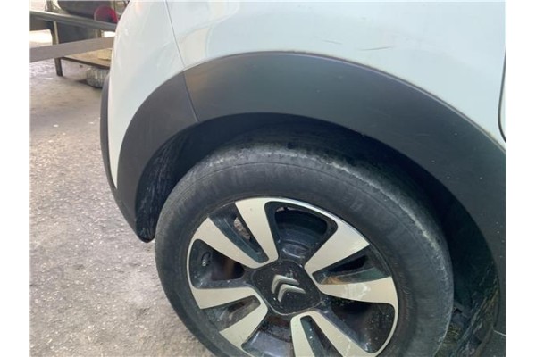 Recambio de aletin trasero derecho para citroen c3 1.2 feel referencia OEM IAM 9812088780  