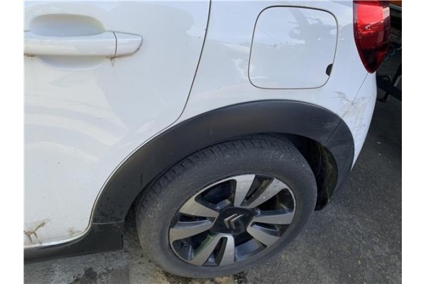 Recambio de aletin trasero izquierdo para citroen c3 1.2 feel referencia OEM IAM 9812088880  