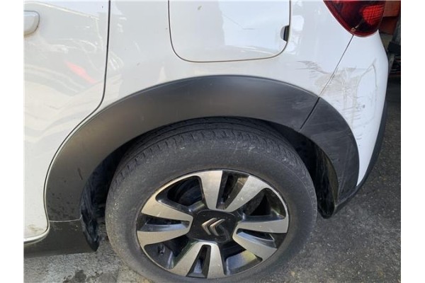 Recambio de aletin trasero izquierdo para citroen c3 1.2 feel referencia OEM IAM 9812088880  