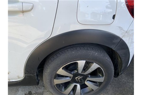 Recambio de aletin trasero izquierdo para citroen c3 1.2 feel referencia OEM IAM 9812088880  