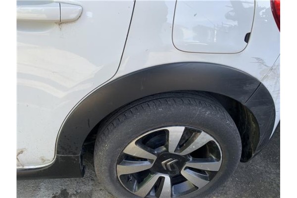 Recambio de aletin trasero izquierdo para citroen c3 1.2 feel referencia OEM IAM 9812088880  