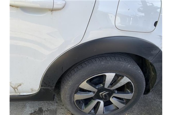 Recambio de aletin trasero izquierdo para citroen c3 1.2 feel referencia OEM IAM 9812088880  