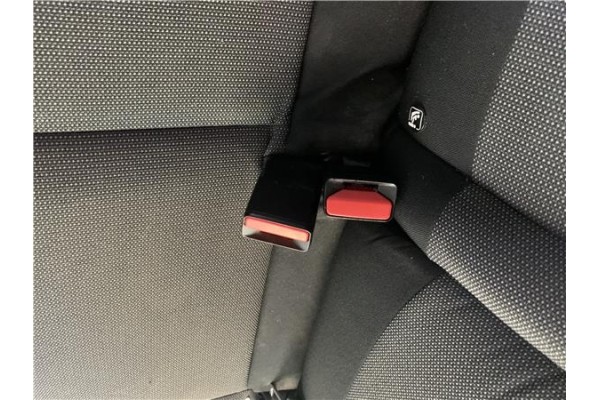 Recambio de anclaje cinturon trasero derecho para citroen c3 1.2 feel referencia OEM IAM 98151803XT  