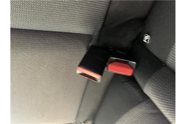 Recambio de anclaje cinturon trasero derecho para citroen c3 1.2 feel referencia OEM IAM 98151803XT  