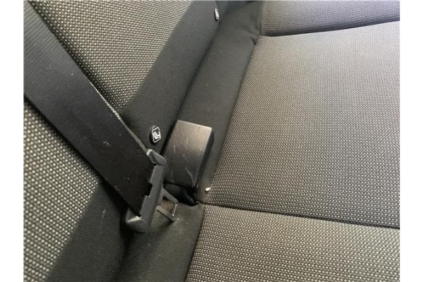 Recambio de anclaje cinturon trasero izquierdo para citroen c3 1.2 feel referencia OEM IAM 98151982XT  